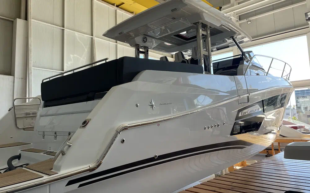 slider 1 Jeanneau Cap Camarat 12.5 WA