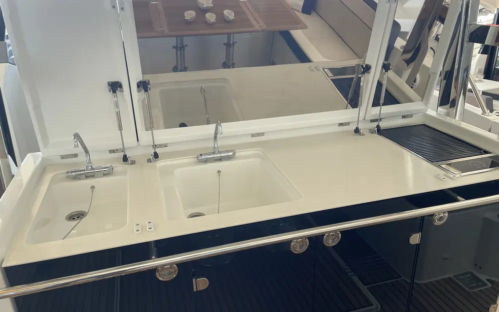 slider 4 Jeanneau Cap Camarat 12.5 WA