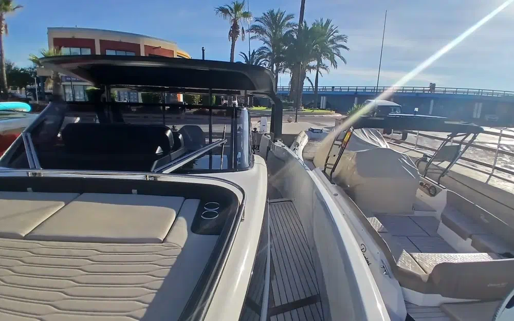 slider 9 Cranchi A46 Luxury Tender