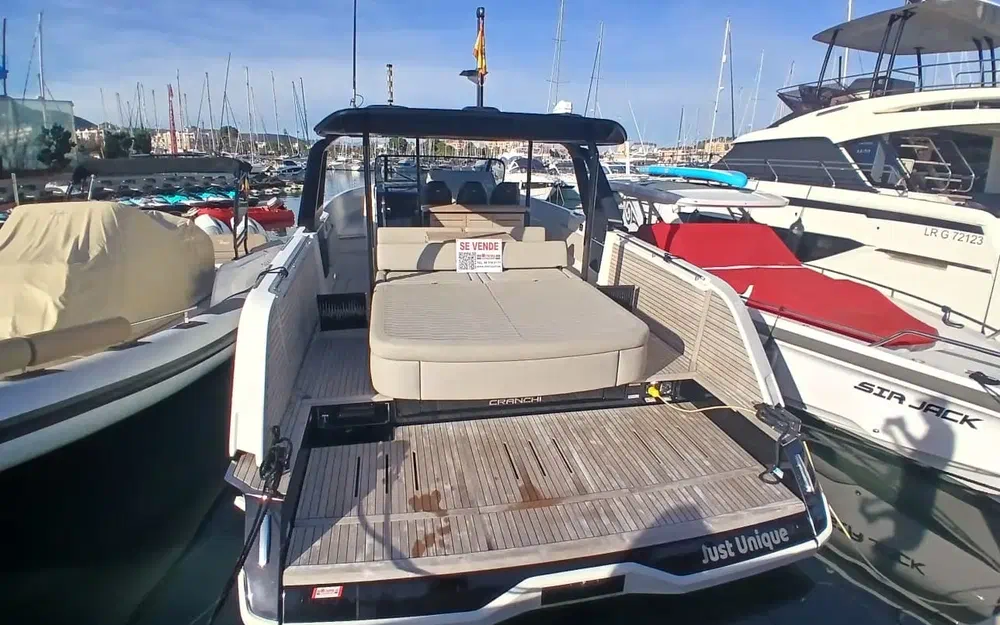 slider 1 Cranchi A46 Luxury Tender