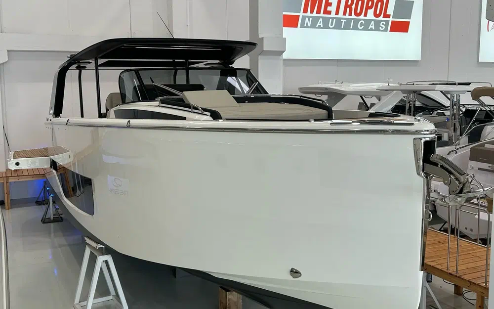 slider 0 Cranchi A46 Luxury Tender