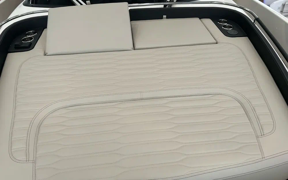 slider 10 Cranchi A46 Luxury Tender