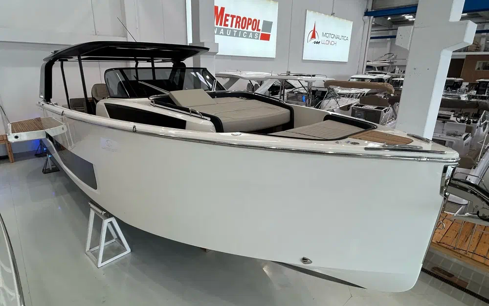 slider 1 Cranchi A46 Luxury Tender