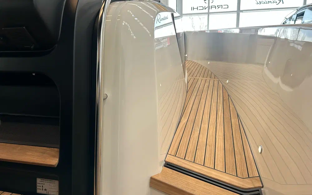 slider 21 Cranchi A46 Luxury Tender