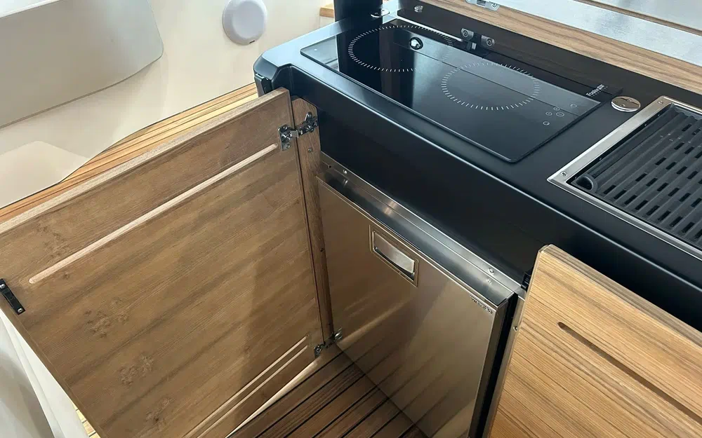 slider 27 Cranchi A46 Luxury Tender