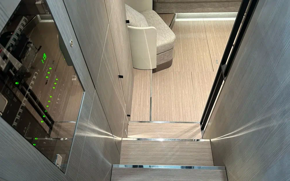 slider 32 Cranchi A46 Luxury Tender