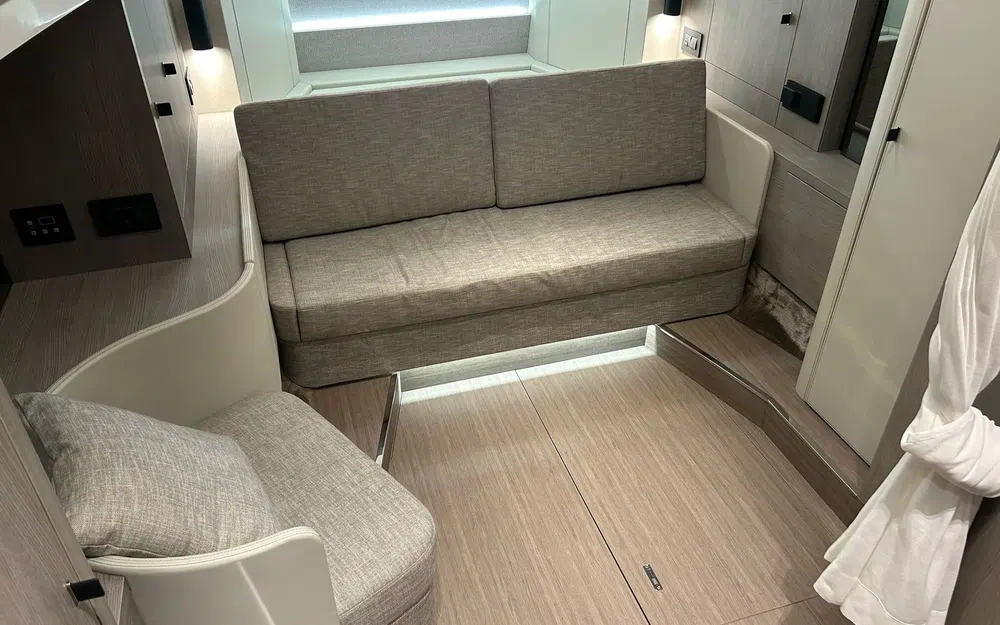 slider 33 Cranchi A46 Luxury Tender