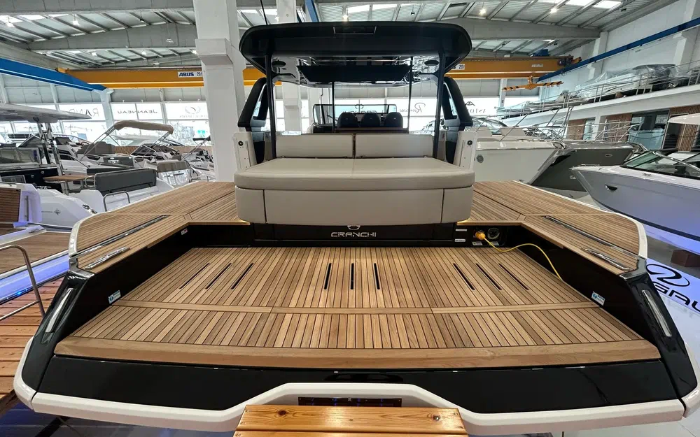 slider 3 Cranchi A46 Luxury Tender