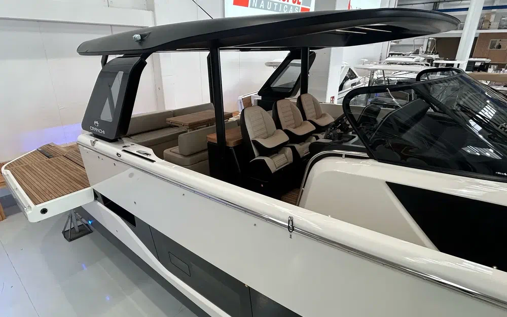 slider 6 Cranchi A46 Luxury Tender