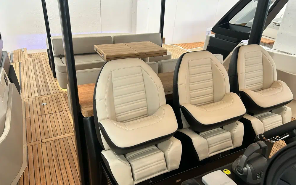 slider 7 Cranchi A46 Luxury Tender