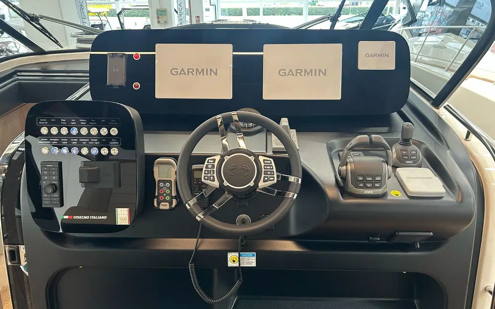 slider 8 Cranchi A46 Luxury Tender