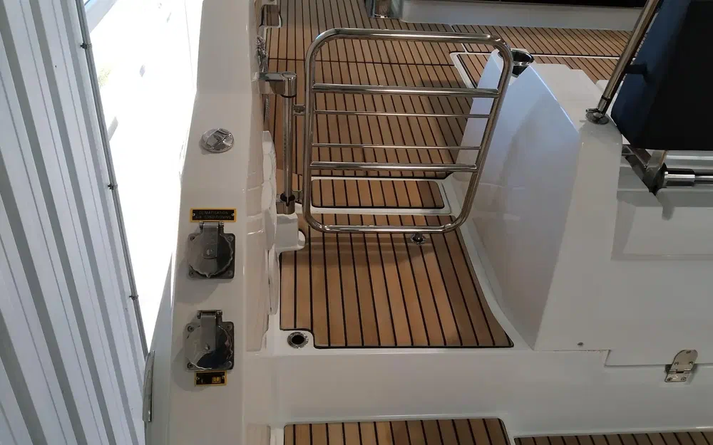 slider 4 Jeanneau Cap Camarat 12.5 WA