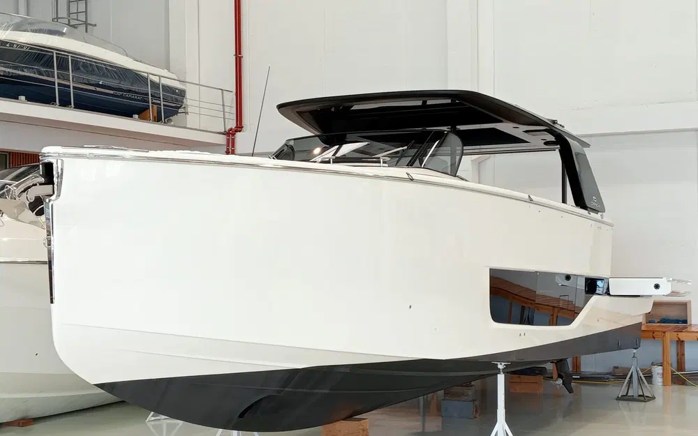 slider 0 Cranchi A46 Luxury Tender