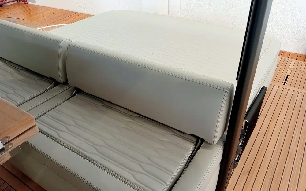 slider 11 Cranchi A46 Luxury Tender