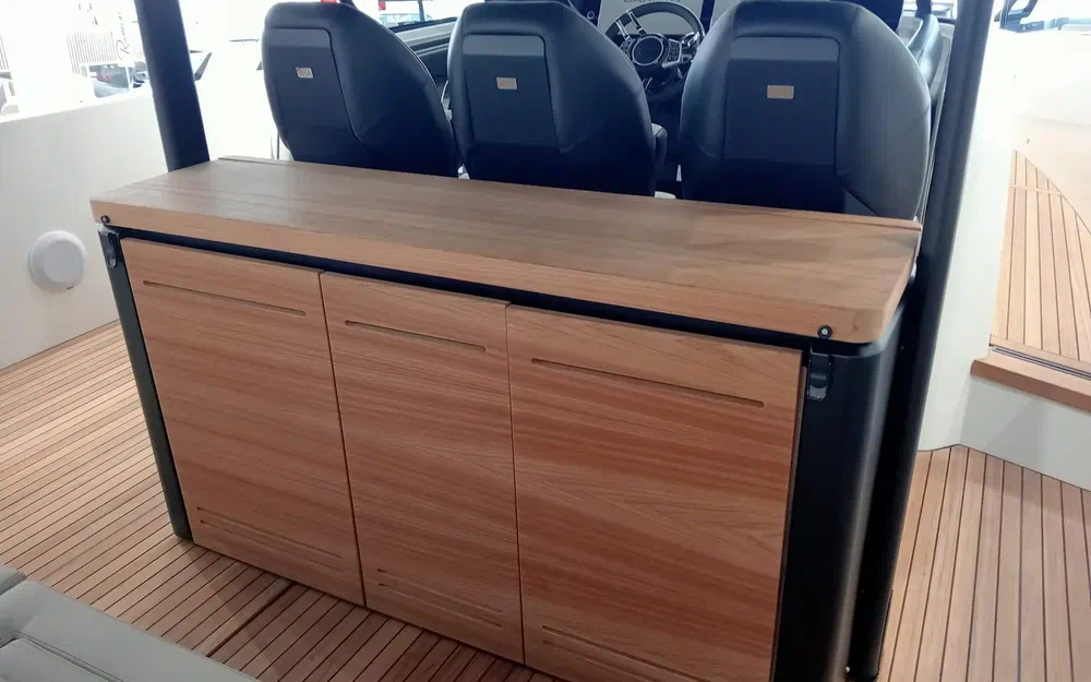 slider 12 Cranchi A46 Luxury Tender