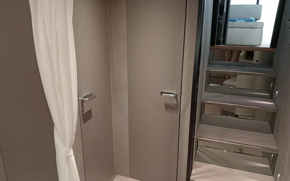 slider 23 Cranchi A46 Luxury Tender