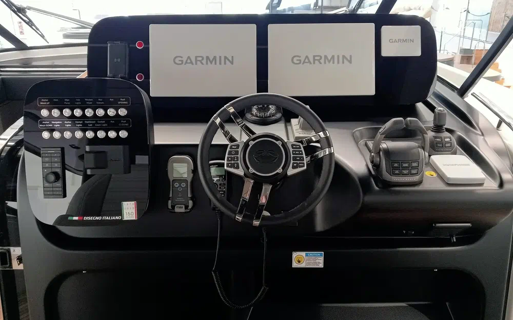 slider 4 Cranchi A46 Luxury Tender