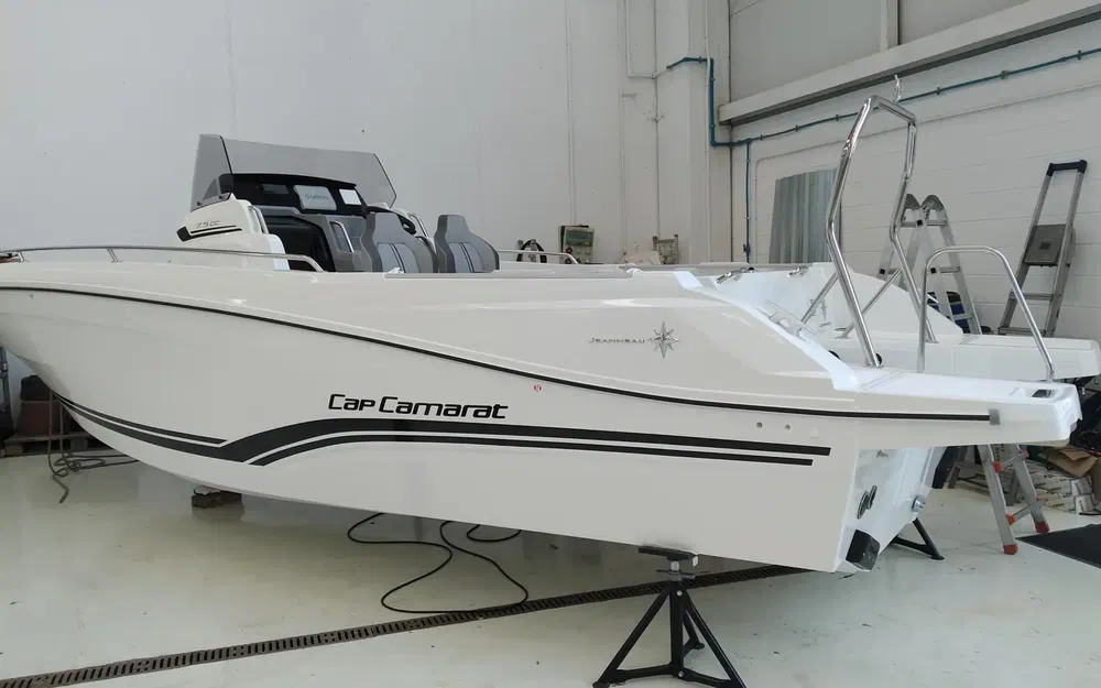 slider 9 Jeanneau Cap Camarat 7.5 CC Serie 3