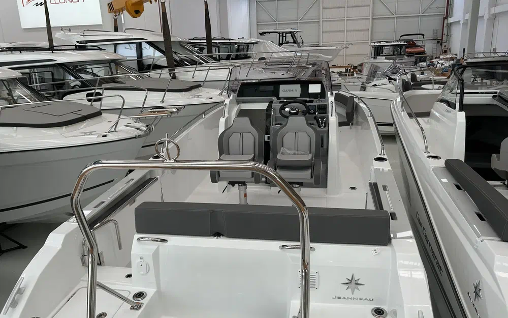 slider 1 Jeanneau Cap Camarat 7.5 CC Serie 3