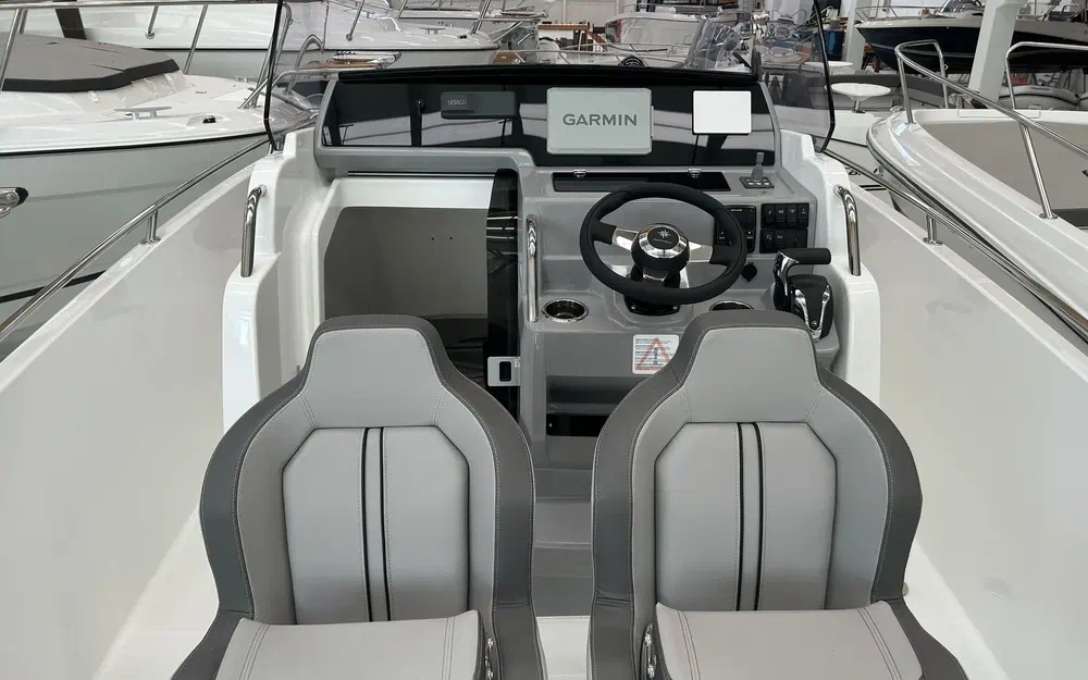 slider 2 Jeanneau Cap Camarat 7.5 CC Serie 3