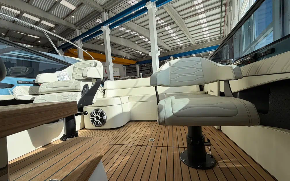 slider 10 Cranchi E 26 Classic