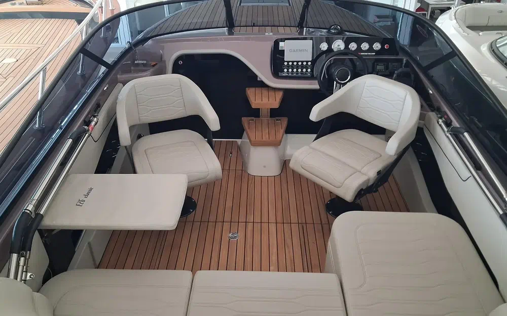 slider 12 Cranchi E 26 Classic