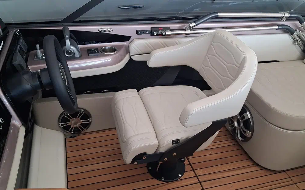 slider 14 Cranchi E 26 Classic