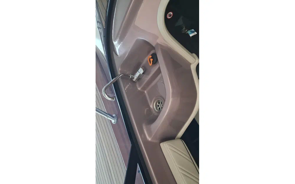 slider 16 Cranchi E 26 Classic