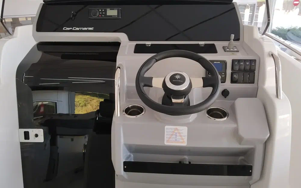 slider 11 Jeanneau Cap Camarat 7.5 CC Serie 3