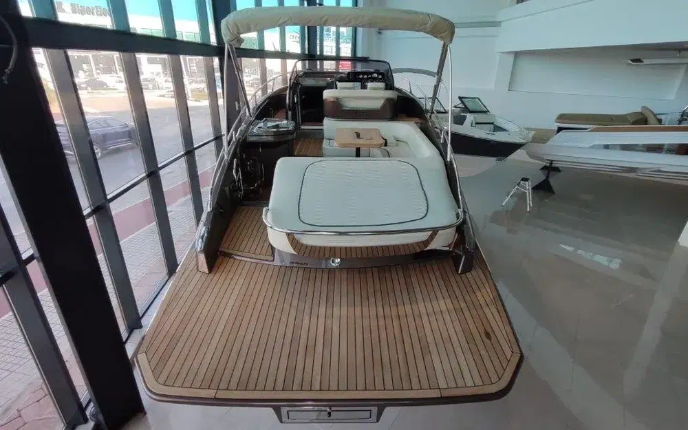 slider 4 Cranchi Endurance 30