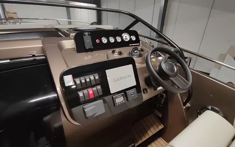 slider 5 Cranchi Endurance 30