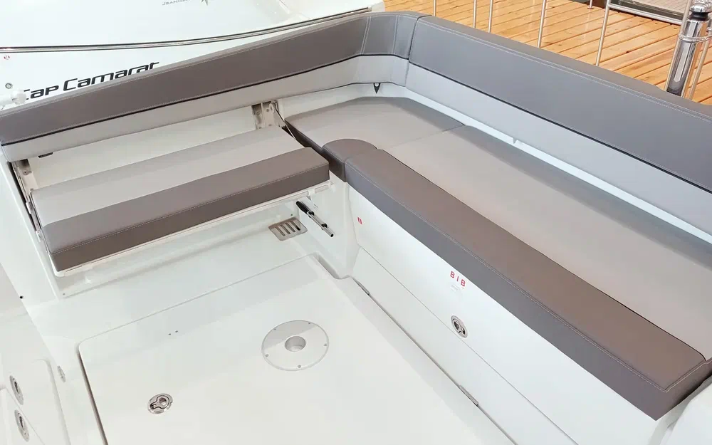 slider 4 Jeanneau Cap Camarat 9.0 CC