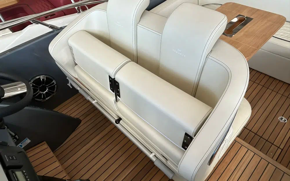 slider 9 Cranchi Endurance 30