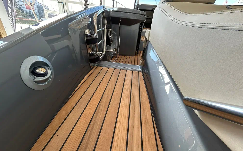 slider 17 Cranchi Endurance 30