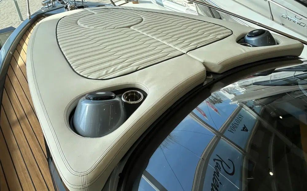 slider 3 Cranchi Endurance 30