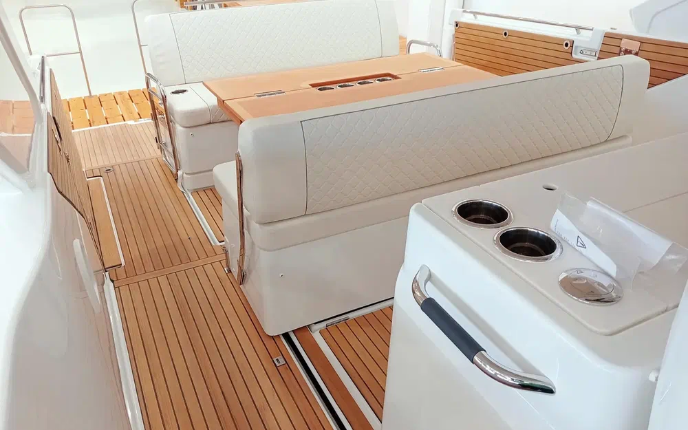 slider 9 Jeanneau DB 37