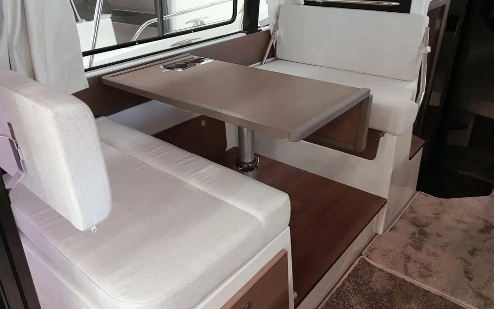 slider 11 Jeanneau Merry Fisher 1095