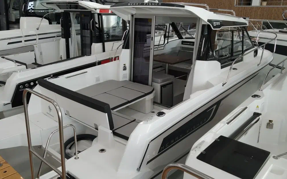 slider 1 Jeanneau Merry Fisher 695 Serie 2