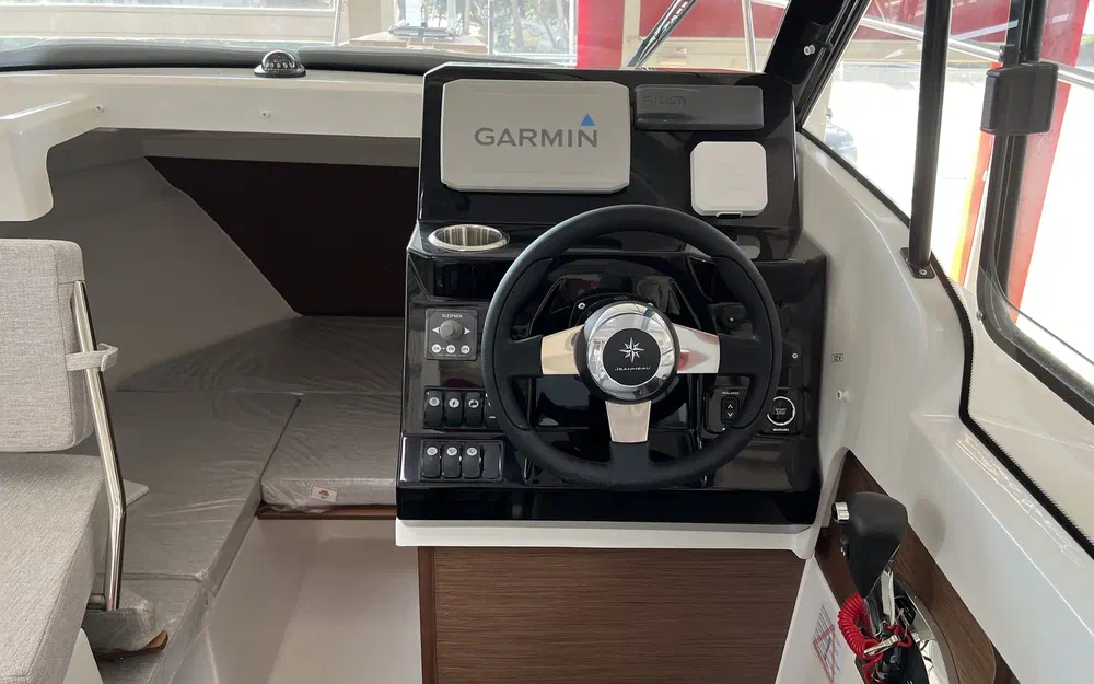 slider 11 Jeanneau Merry Fisher 695 Serie 2