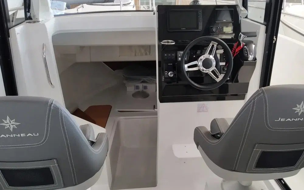 slider 6 Jeanneau MERRY FISHER 795 SPORT SERIE 2