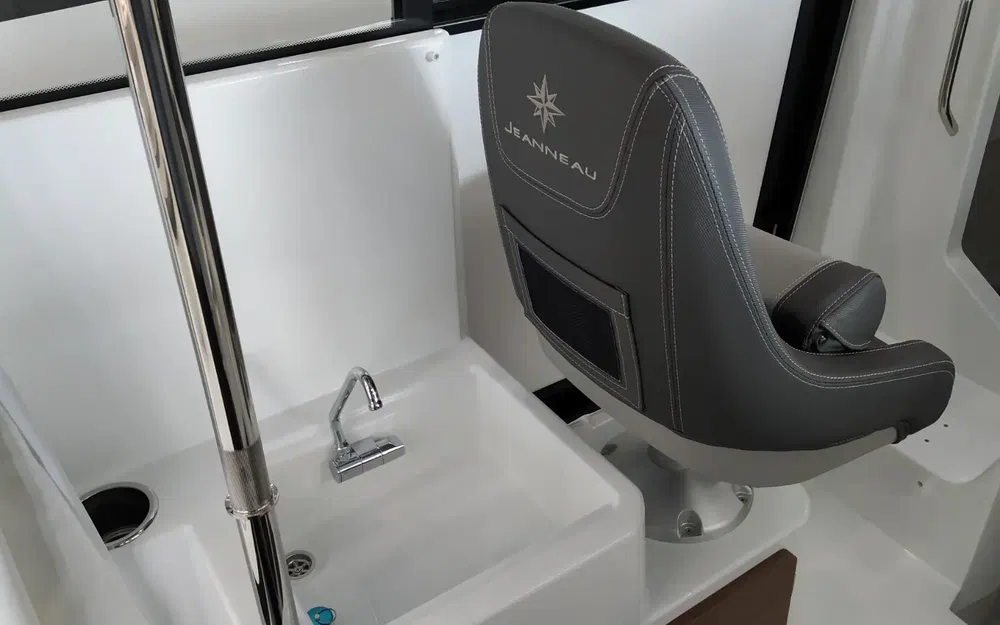 slider 8 Jeanneau MERRY FISHER 795 SPORT SERIE 2