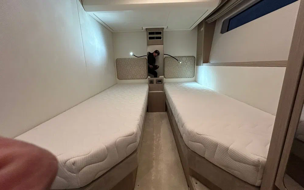 slider 19 Prestige Yachts F4.9