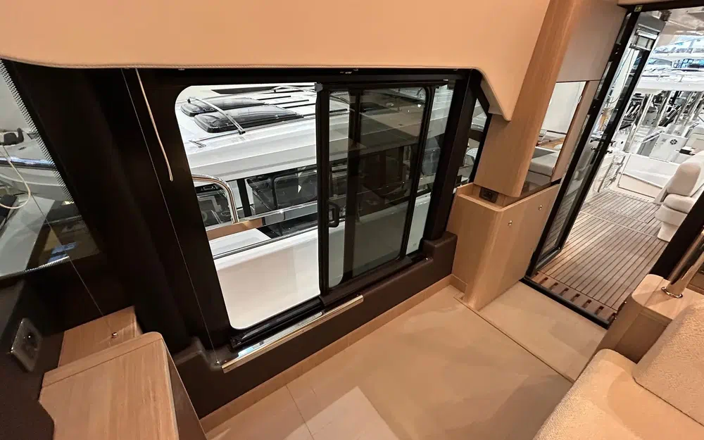 slider 31 Prestige Yachts F4.9