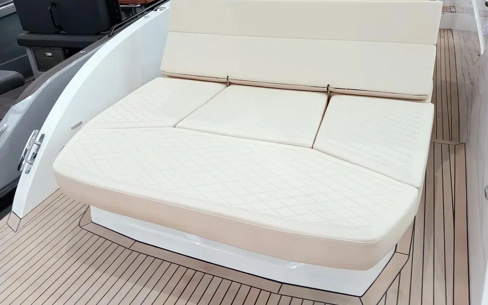 slider 4 Rand Boats Archipelago 32