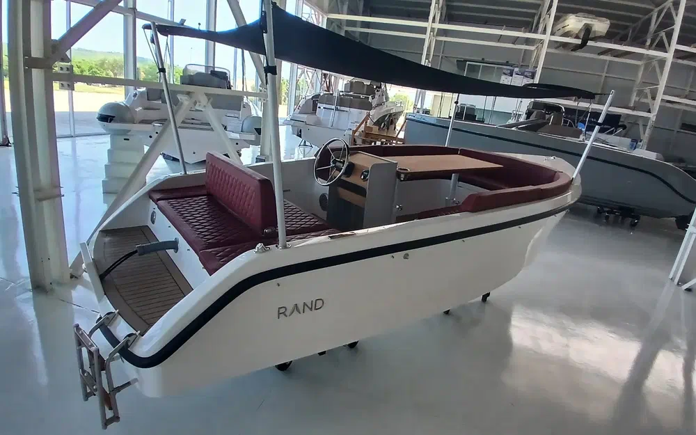 slider 14 Rand Boats Picnic 18