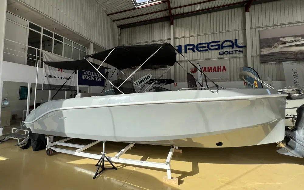 slider 27 Rand Boats Play 24