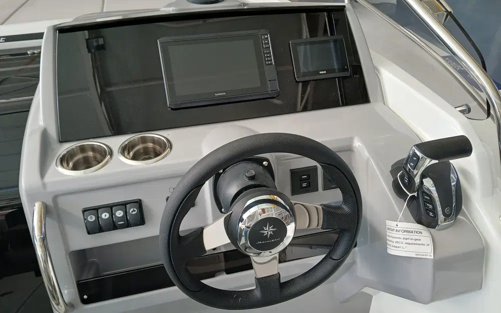 slider 9 Jeanneau Cap Camarat 6.5 WA Serie 3