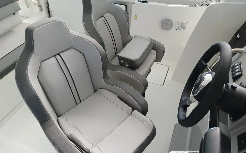 slider 11 Jeanneau Cap Camarat 6.5 WA Serie 3