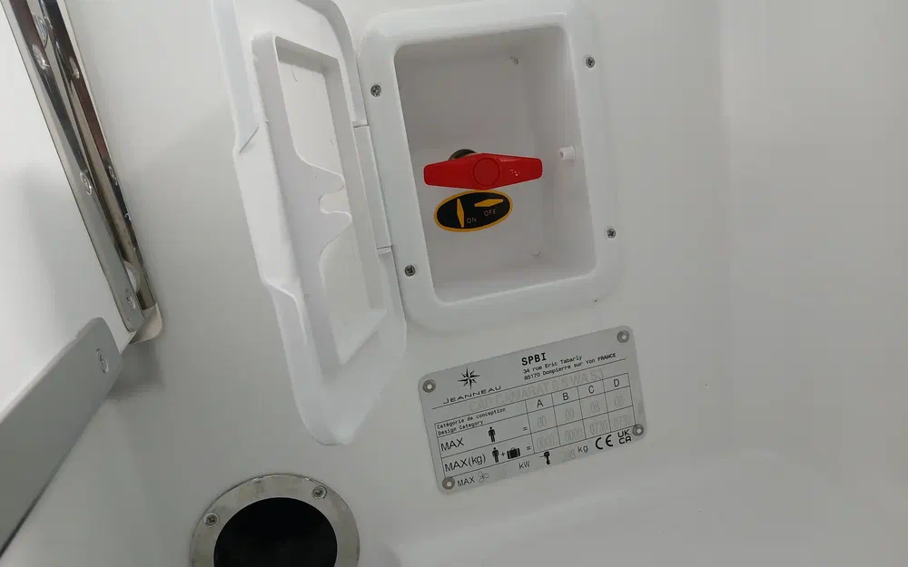 slider 14 Jeanneau Cap Camarat 6.5 WA Serie 3