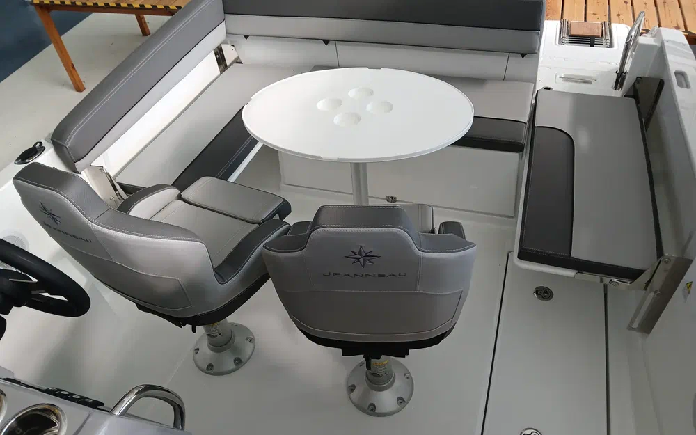 slider 5 Jeanneau Cap Camarat 6.5 WA Serie 3